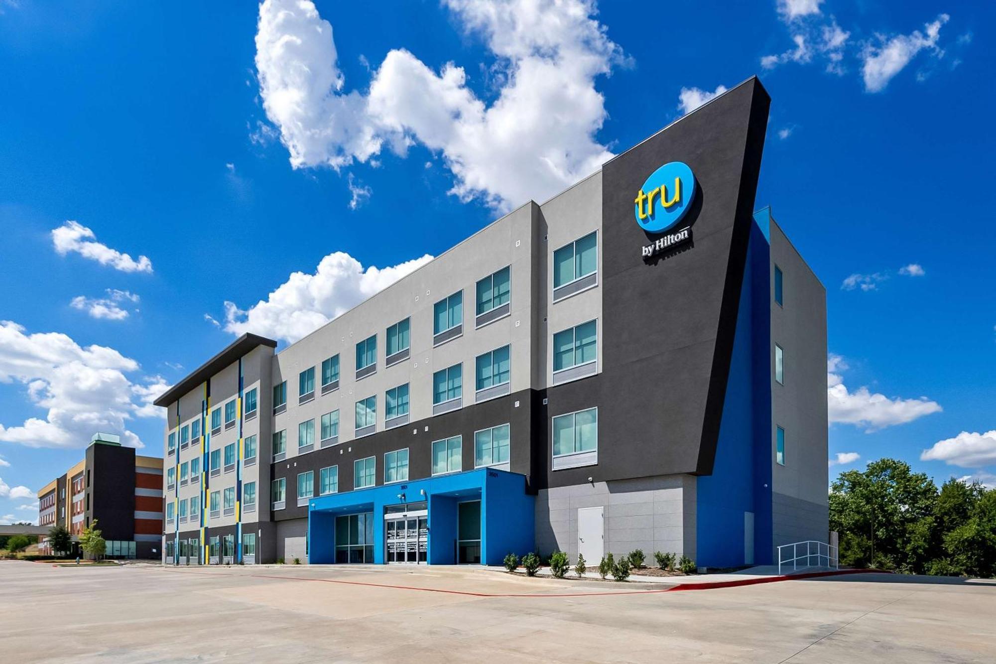 Tru By Hilton Plano Hwy 75 Hotel Exterior photo