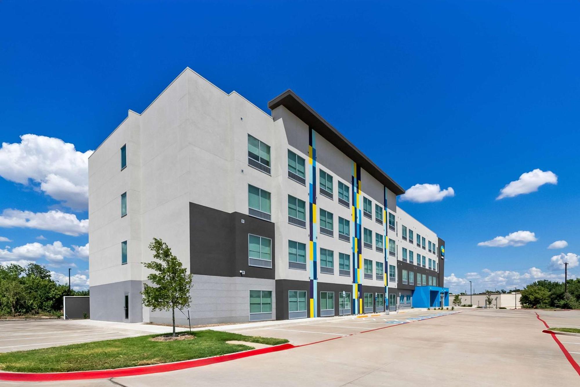 Tru By Hilton Plano Hwy 75 Hotel Exterior photo